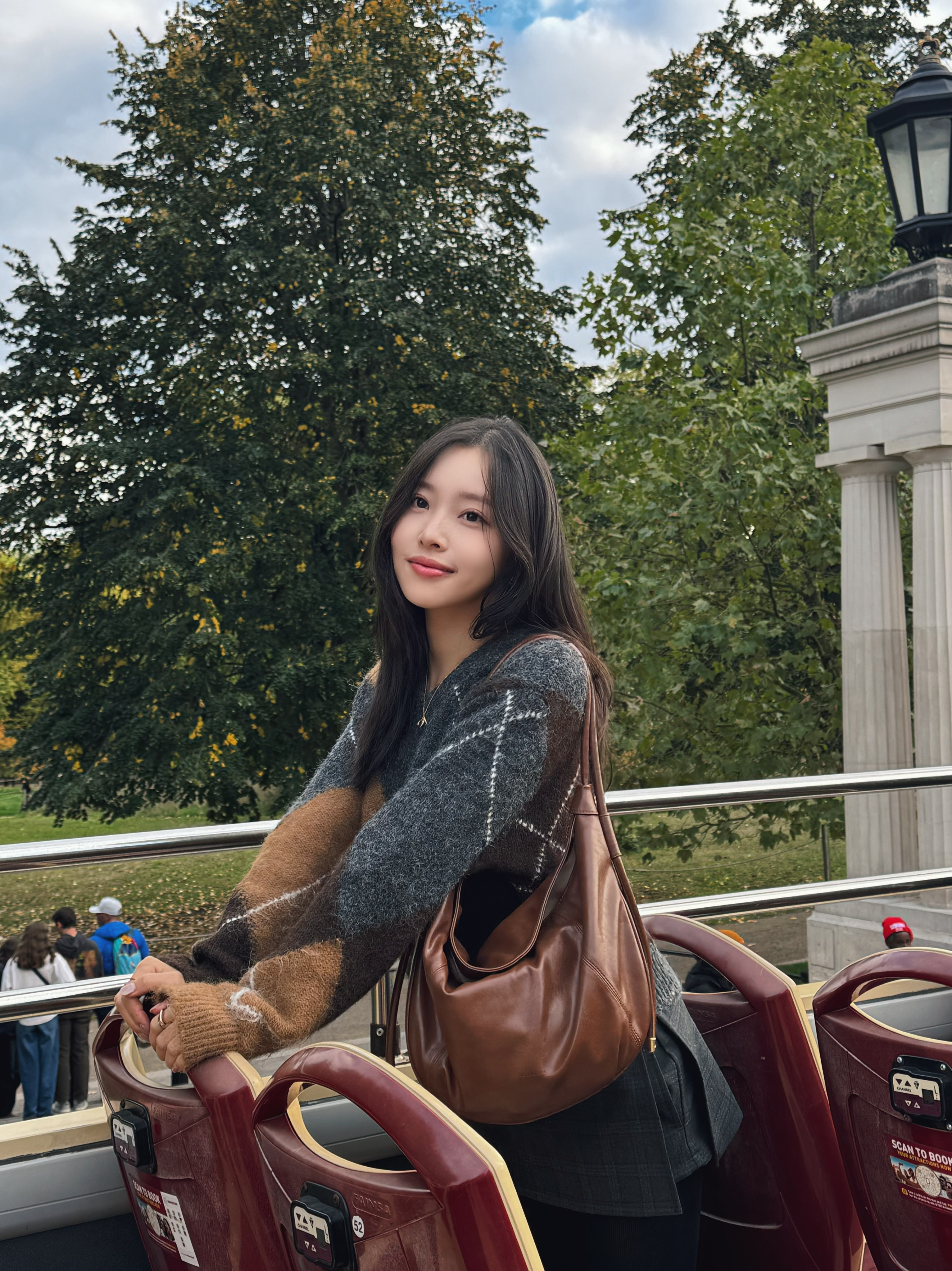 TALLI X LILYFE 협업 컬렉션 공개, 이솔이 대표 참여 27-Image